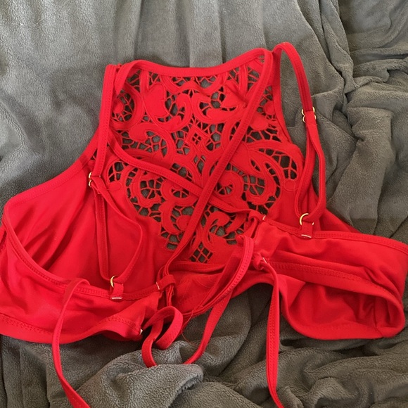 Beautiful red bikini top with lace - Picture 2 of 4